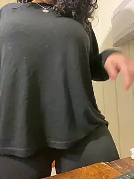 Snapshot of babyluna939 chatting on 5, 10, 2025 babyluna939 online show from 5, 10, 2025