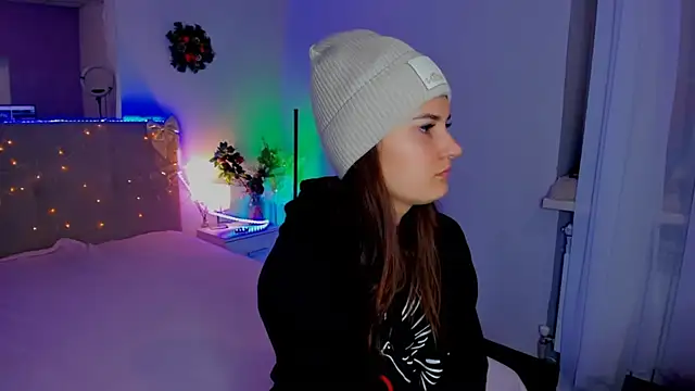 Snapshot of Laura_Leee chatting on 8, 1, 2026 Laura Leee online show from 8, 1, 2026