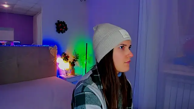 Snapshot of Laura_Leee chatting on 12, 1, 2026 Laura Leee online show from 12, 1, 2026