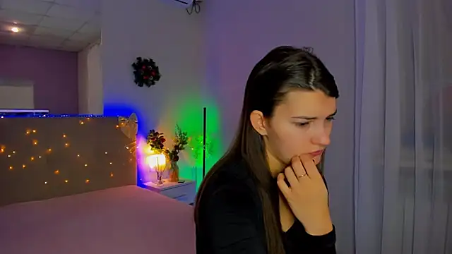 Snapshot of Laura_Leee chatting on 14, 1, 2026 Laura Leee online show from 14, 1, 2026