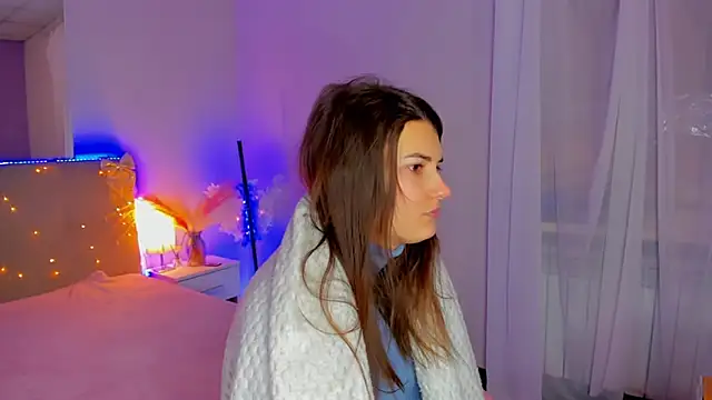 Snapshot of Laura_Leee chatting on 5, 2, 2026 Laura Leee online show from 5, 2, 2026