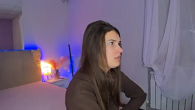 Snapshot of Laura_Leee chatting on 6, 2, 2026 Laura Leee online show from 6, 2, 2026