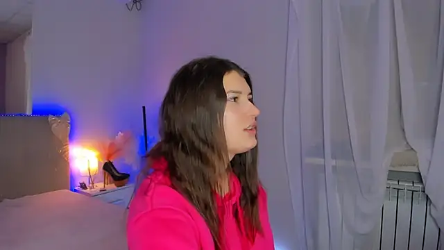 Snapshot of Laura_Leee chatting on 12, 2, 2026 Laura Leee online show from 12, 2, 2026