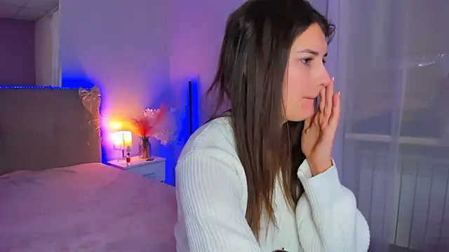 Snapshot of Laura_Leee chatting on 28, 2, 2026 Laura Leee online show from 28, 2, 2026