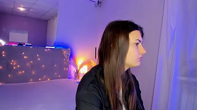 Snapshot of Laura_Leee chatting on 13, 7, 2026 Laura Leee online show from 13, 7, 2026