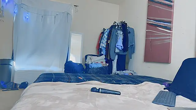 VeronicaRonnieTaylor online show from 24, 12, 2024