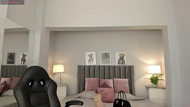 Madie  collins online show from 26, 2, 2025