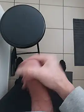 casper0303 online show from 5, 2, 2025