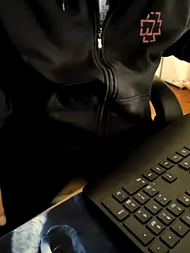 Snapshot of OdinWolf1990 chatting on 3, 10, 2025 OdinWolf1990 online show from 3, 10, 2025