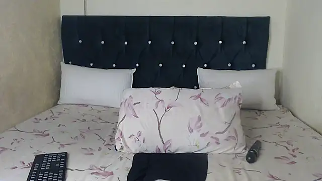 BhadBhad Kitty online show from 6, 12, 2024