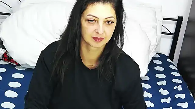 DivinSandra online show from 7, 3, 2025