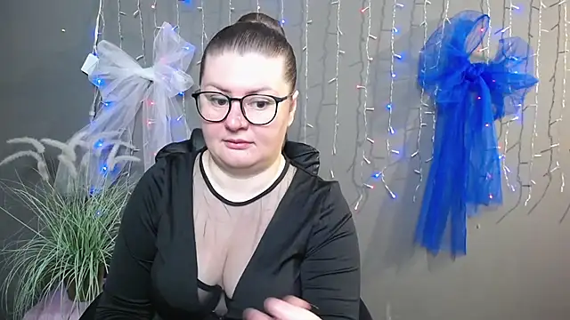 Snapshot of ZannaDreil chatting on 8, 11, 2025 ZannaDreil online show from 8, 11, 2025