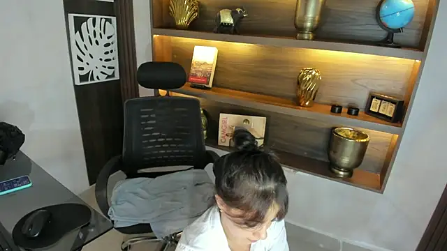 Snapshot of MelaniieRoux chatting on 17, 1, 2026 MelaniieRoux online show from 17, 1, 2026