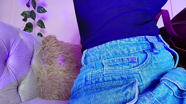 Snapshot of miranda_villa chatting on 19, 2, 2026 miranda villa online show from 19, 2, 2026