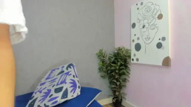 Snapshot of Tiffany_mendez chatting on 14, 12, 2025 Tiffany mendez online show from 14, 12, 2025