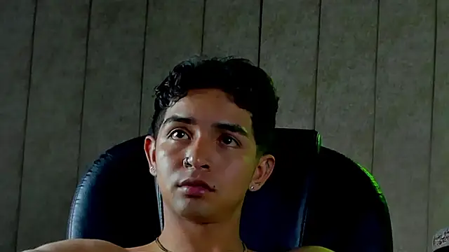 Snapshot of Muichiro_tokito1 chatting on 8, 11, 2025 Muichiro tokito1 online show from 8, 11, 2025