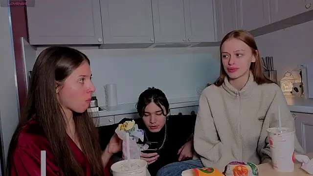 fcjuicy pussy online show from 21, 12, 2025