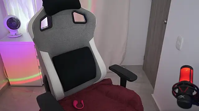 anyacutex online show from 4, 12, 2025