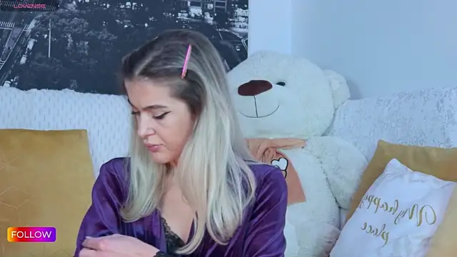 Sarah-Hart online show from 30, 11, 2025