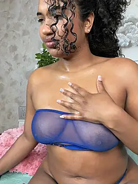 Snapshot of MilaTeenX chatting on 27, 6, 2026 MilaTeenX online show from 27, 6, 2026