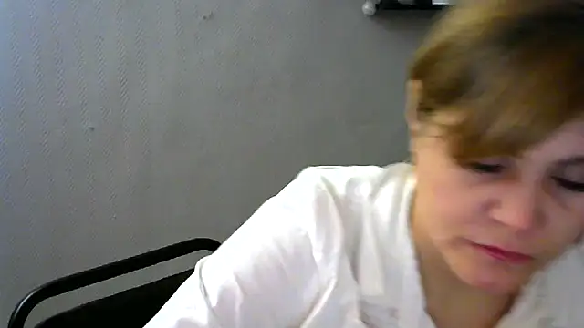 DaniellaKiss online show from 2, 2, 2025