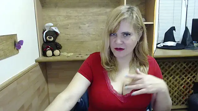 DaniellaKiss online show from 21, 10, 2025