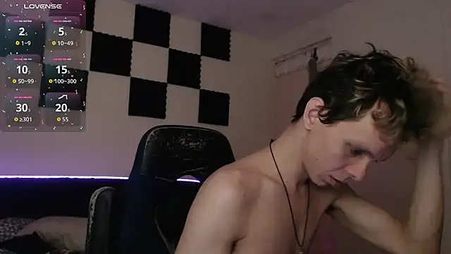 Snapshot of bryamado69 chatting on 8, 10, 2025 bryamado69 online show from 8, 10, 2025