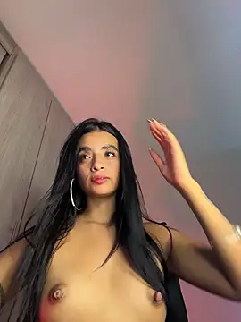 Laura fernandezII online show from 6, 11, 2025