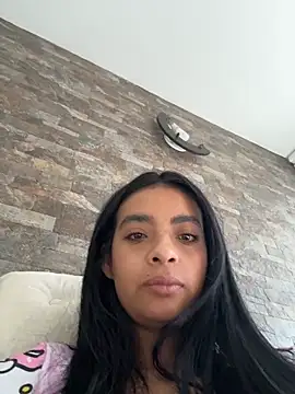 Laura fernandezII online show from 30, 11, 2025