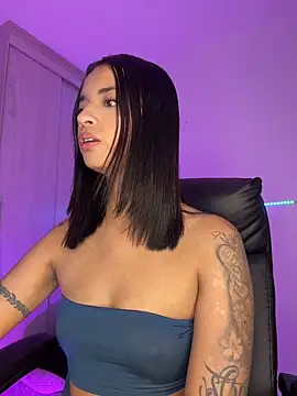 Laura fernandezII online show from 14, 4, 2026