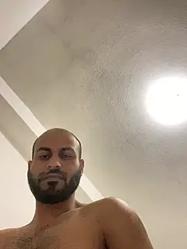 islandvybee55 online show from 5, 1, 2025