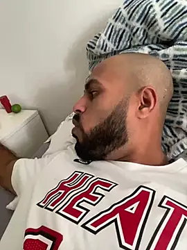 islandvybee55 online show from 18, 1, 2025