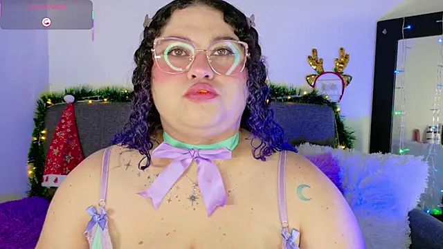 lunitaa0 online show from 4, 12, 2025