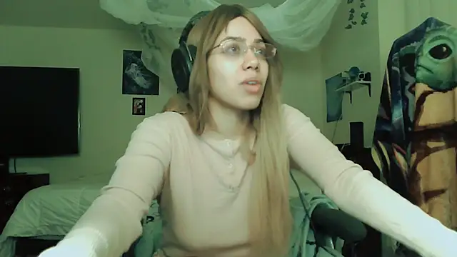 Snapshot of PolinaLoveX chatting on 5, 2, 2025 PolinaLoveX online show from 5, 2, 2025