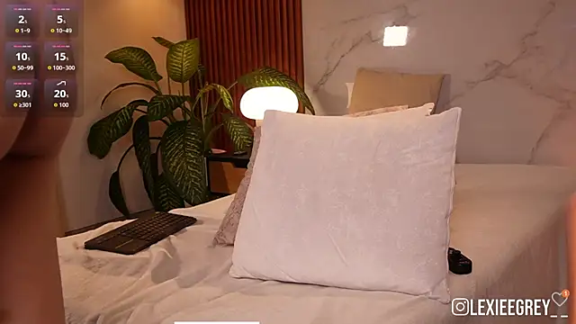 lexiee grey  online show from 3, 6, 2026