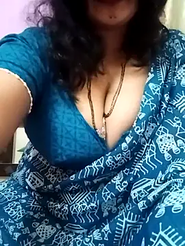 Snapshot of MONA_DARLING31 chatting on 4, 3, 2026 MONA DARLING31 online show from 4, 3, 2026