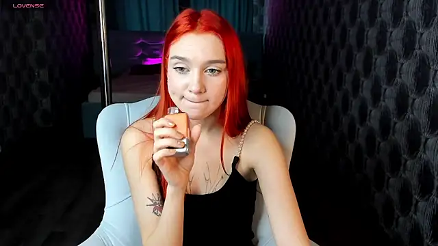 Lesi Moonie01 online show from 17, 12, 2024