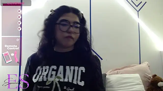 Snapshot of EsmeraldaSantoss chatting on 12, 1, 2025 EsmeraldaSantoss online show from 12, 1, 2025