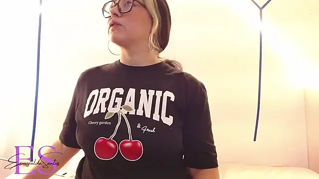 Snapshot of EsmeraldaSantoss chatting on 17, 2, 2025 EsmeraldaSantoss online show from 17, 2, 2025