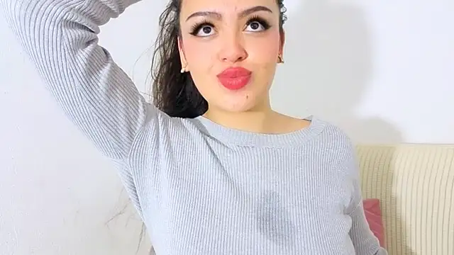 Snapshot of Sweet-Sophiee chatting on 12, 10, 2025 Sweet-Sophiee online show from 12, 10, 2025