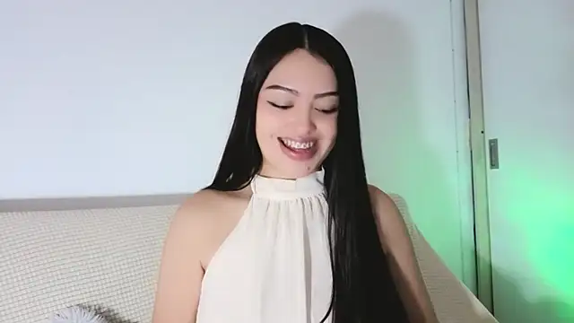 Snapshot of Sweet-Sophiee chatting on 5, 7, 2026 Sweet-Sophiee online show from 5, 7, 2026
