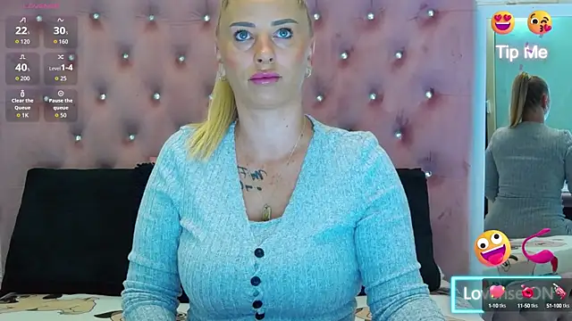 Snapshot of KikiSweet08 chatting on 11, 9, 2025 KikiSweet08 online show from 11, 9, 2025