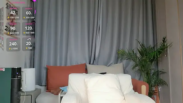 Snapshot of Youth3_ chatting on 8, 1, 2025 Youth3  online show from 8, 1, 2025