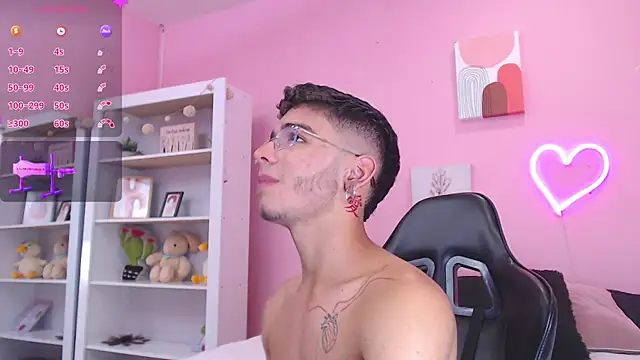 Ian Castillo  online show from 13, 1, 2025