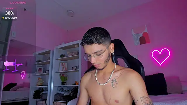 Ian Castillo  online show from 15, 3, 2025