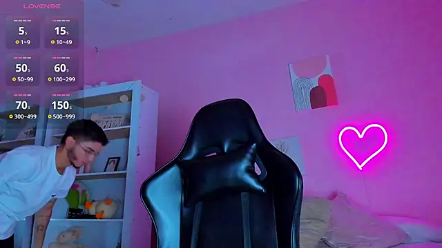 Ian Castillo  online show from 20, 3, 2025