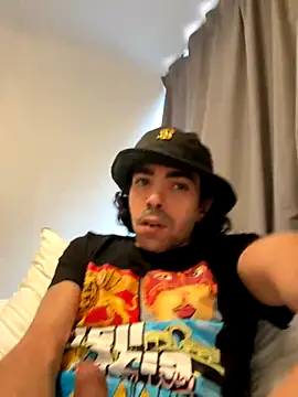 Snapshot of wolfwhite95 chatting on 12, 10, 2025 wolfwhite95 online show from 12, 10, 2025