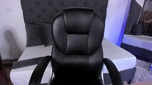 ninfomaria  online show from 22, 12, 2025