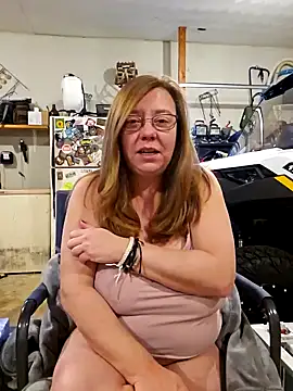 MsShelby40 online show from 2, 1, 2025