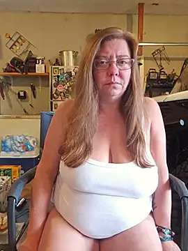 Snapshot of MsShelby40 chatting on 11, 7, 2026 MsShelby40 online show from 11, 7, 2026